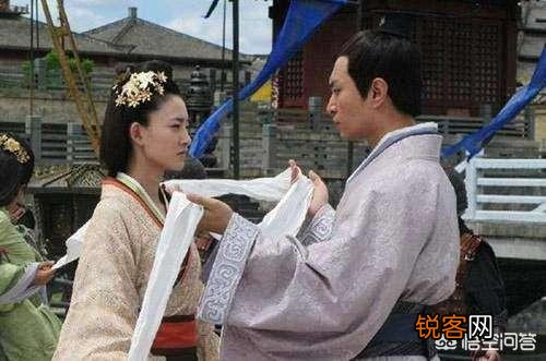 新皇帝上任,如何处理先皇留下的众多后宫妃嫔？