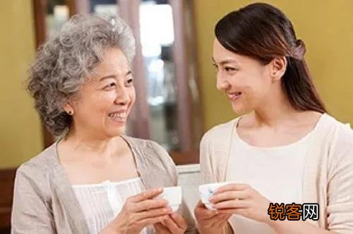 我妈和媳妇天天不上班,在家谁也不做饭,天天等我下班买菜做饭怎么办？