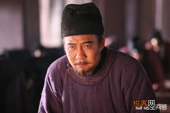 武则天当上皇后之后,采取了哪些措施巩固位置？