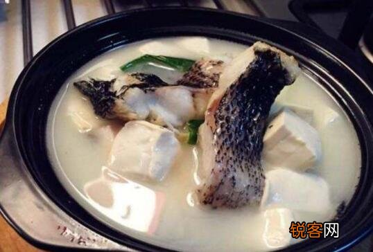 黑鱼怎么做美味 鲫鱼的做法教程