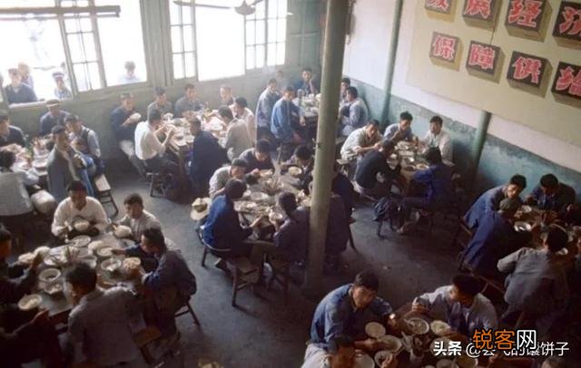 70年代的十块钱在饭店能吃些什么？