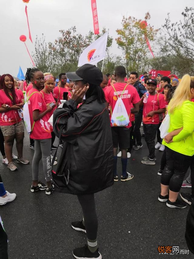 “九死南荒吾不恨,兹游奇绝冠平生”是苏轼晚年七律中的绝唱,如何赏析这首诗？