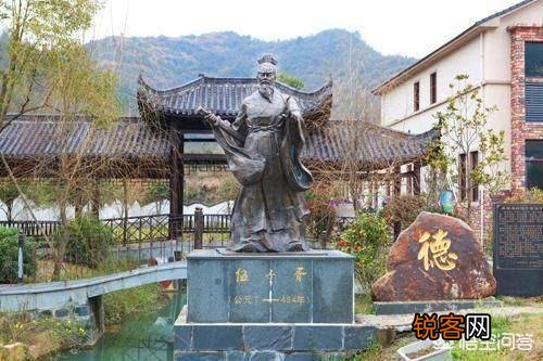 如何评价“伍子胥掘墓鞭尸”？