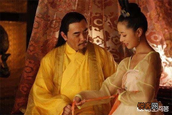 伍子胥为父兄报仇,掘墓鞭尸,你觉得对吗？