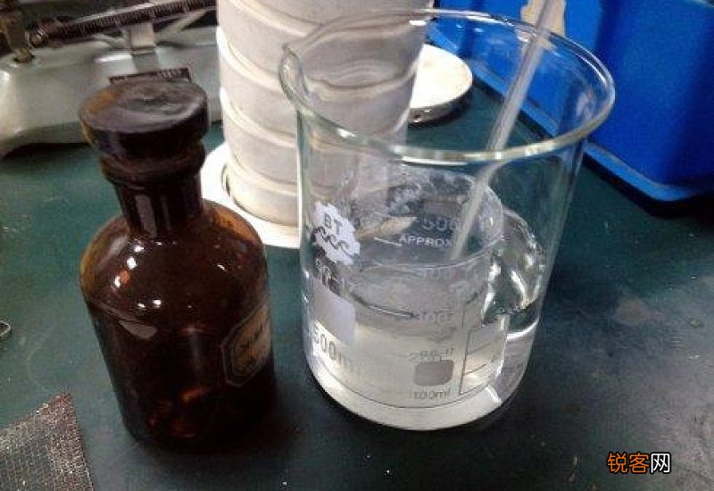 酒精和双氧水可以混在一起用吗