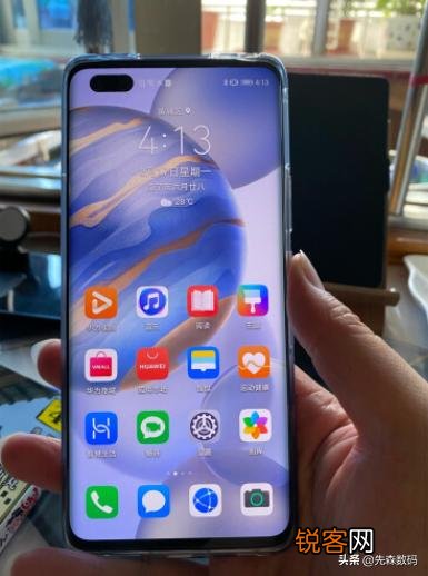 手机小白,想换一部能用3年的手机,荣耀30pro跟华为p40推荐哪款呢？