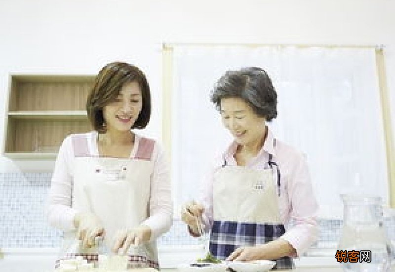 婆媳关系不好要不要和老公说