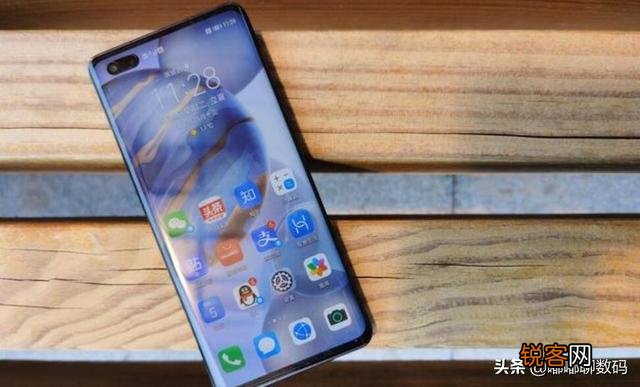 为什么我买的荣耀30pro屏幕比较灰而且有颗粒感,感觉眼睛痛？