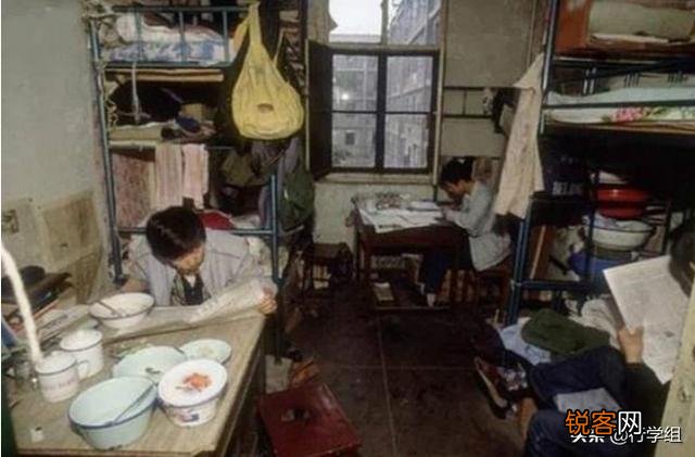 大学时光是那么的短暂,可以分享一些你和舍友的沙雕往事吗？