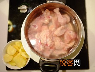 土豆炖鸡块的做法