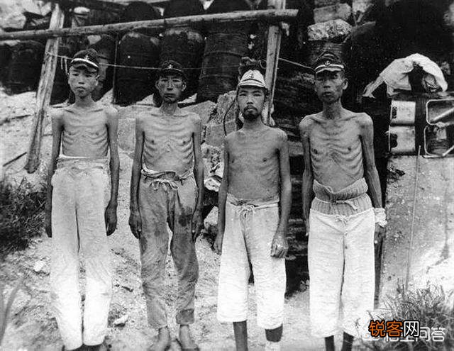 二战时美军抓到日本战俘后曾要求其脱光衣服是什么原因？