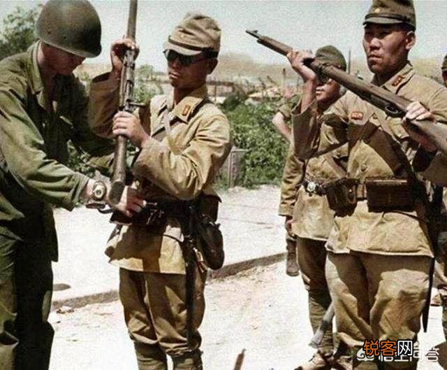 二战时美军抓到日本战俘后曾要求其脱光衣服是什么原因？