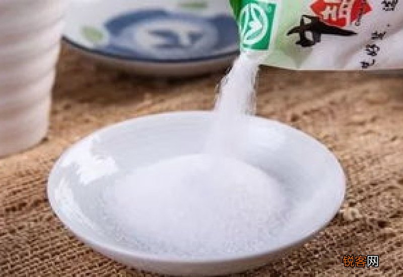 正常人一天吃多少盐合适 做菜时放多少盐好
