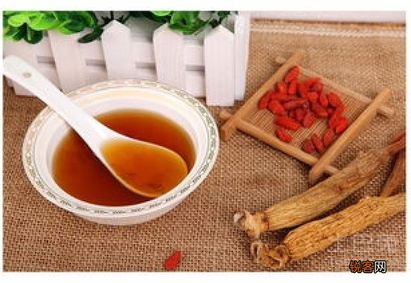 人参菊花桑葚茶功效与作用 人参枸杞菊花桑葚泡水喝的功效与作用