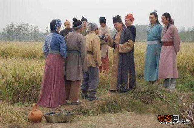 古代女子,动辄卖身葬父母,或为奴或为娼,不就是挖个坑的事吗？