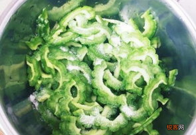 苦瓜用盐腌一晚可以吗