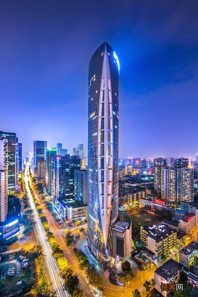 为什么影视剧里的方言喜欢讲四川话？