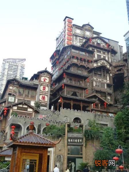 为什么影视剧里的方言喜欢讲四川话？