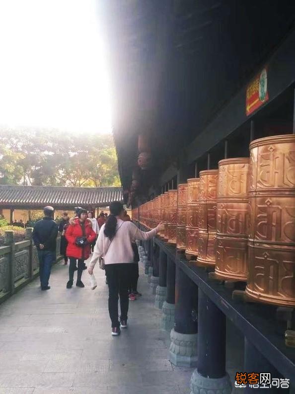 古诗词名著中,有哪些关于过年的记载？