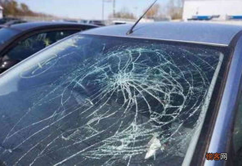后视镜玻璃碎了保险赔吗 车镜子坏了玻璃险会赔付吗