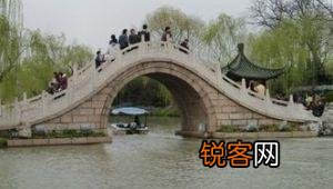 有一个同时拥有两座中国名桥的城市,你知道是哪里吗？