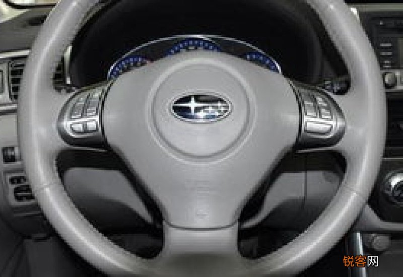 汽车开到120码方向盘有点轻微抖动正常吗 车开到120方向盘抖抖动怎么回事