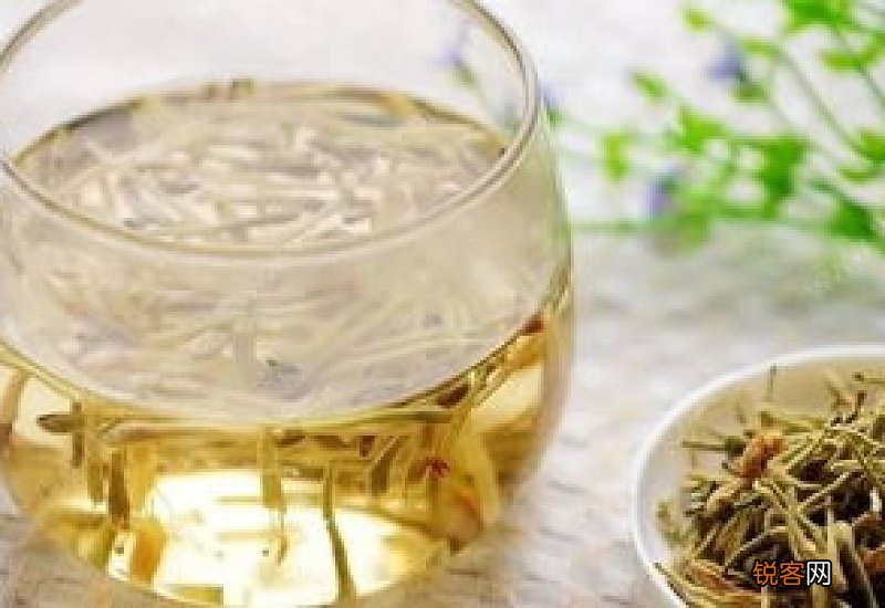 金银花泡水变绿有毒吗