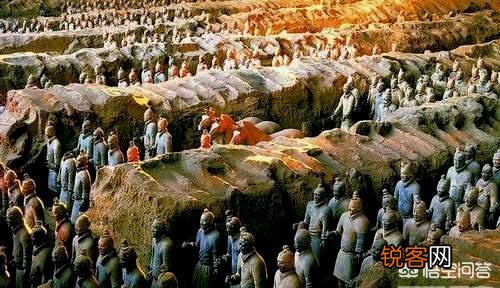 秦始皇的墓在哪里？