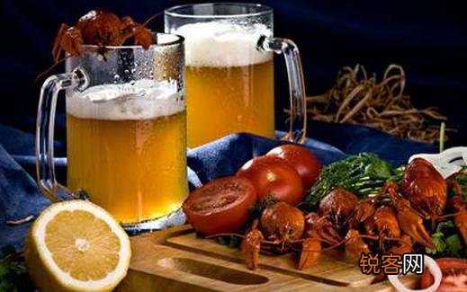 男性伤肾的不良生活方式 吃海鲜喝啤酒很危险