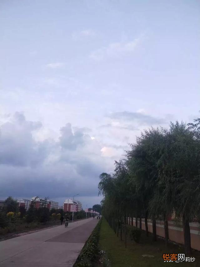 哪些书书名平平,却能让你反复阅读好几遍？