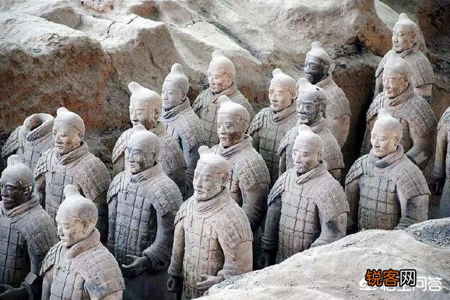 为什么秦国的都城在咸阳？而兵马俑却在临潼发现的？