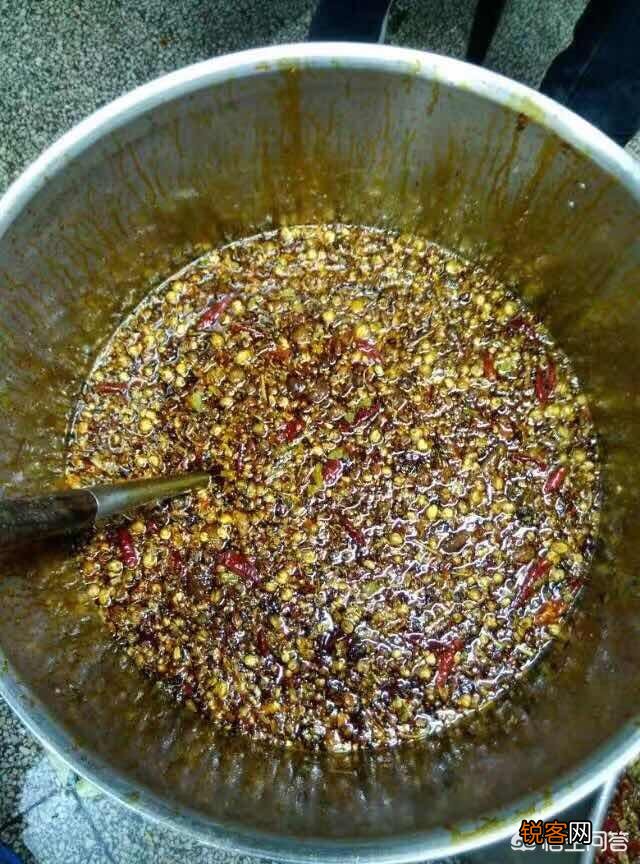 麻辣烫汤底有哪些常见的调料？