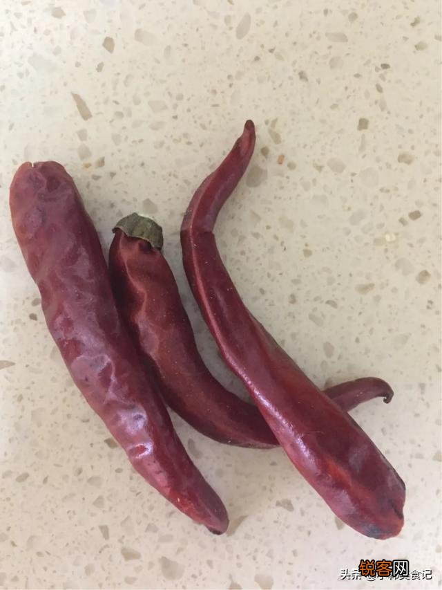 怎样才能做好麻辣烫的汤底？