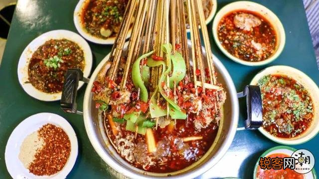 麻辣烫用什么汤最好吃？