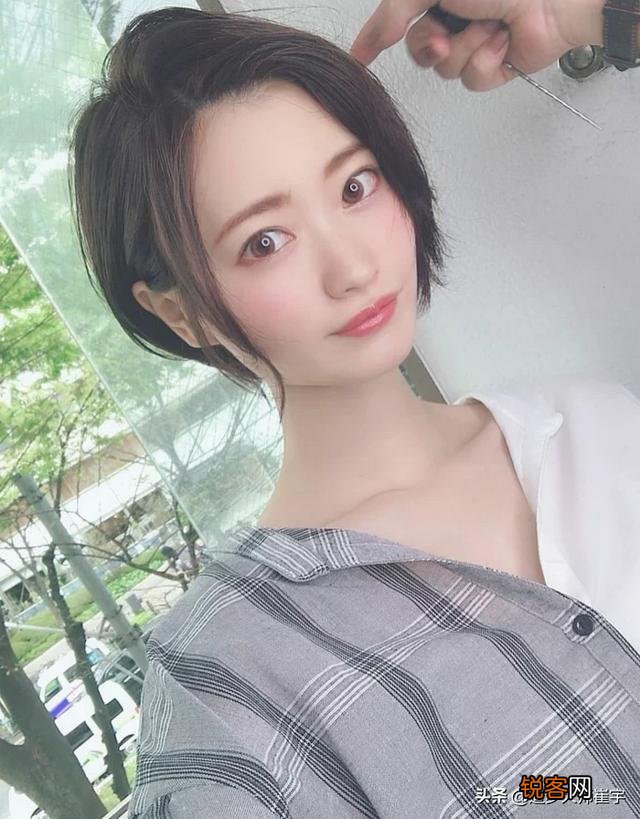 2018年各款脸型分别适合什么样的卷发？