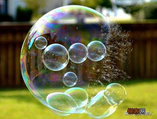 一只股票价格低于多少会崩盘？