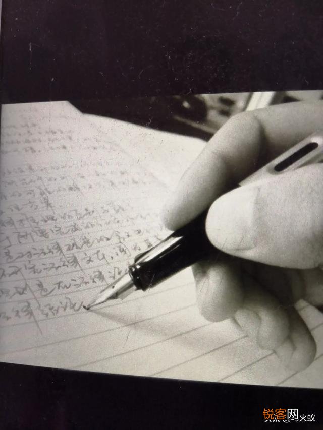 我很想写小说,但是不知道该怎么动笔,谁能说一下步骤？