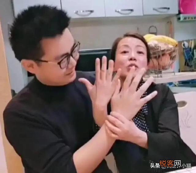 郭威亲手给奇奇和悦悦拍视频,从场景中看,郭威搬进出租房了吗？