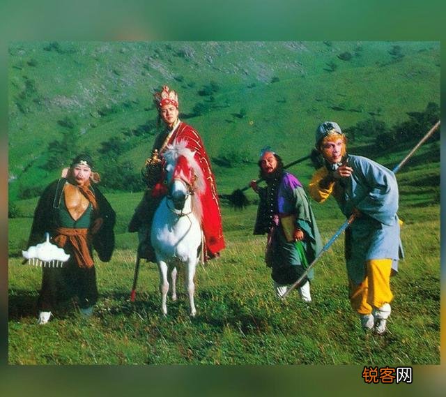 六小龄童和周星驰的孙悟空哪个符合原著？