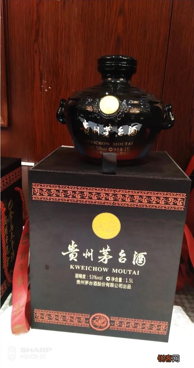 请问飞天迎宾和习酒1988哪个适合多收藏些？