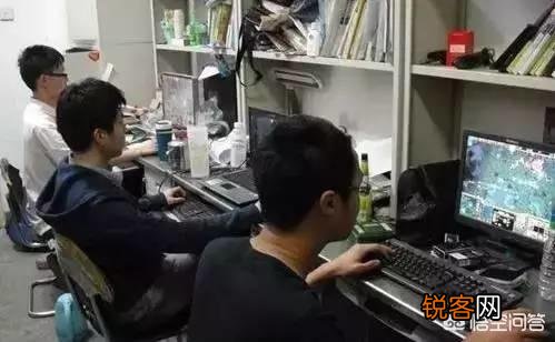 为什么现在很多大学生都喜欢天天待在宿舍睡觉打游戏,他们没有感到迷茫吗？