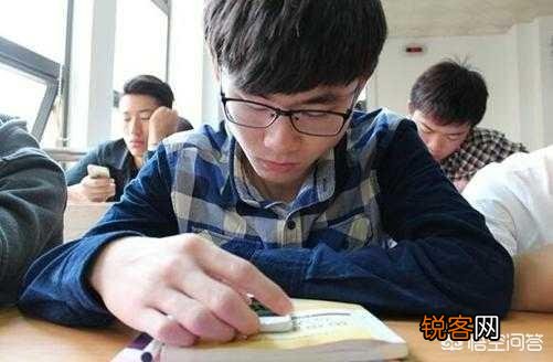 如何看待10月13日央视《焦点访谈》节目“让孩子放下手机游戏”一事,其中点名某公司缺乏社会责任感？