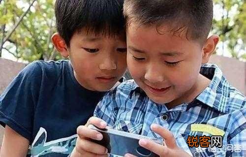 如何看待10月13日央视《焦点访谈》节目“让孩子放下手机游戏”一事,其中点名某公司缺乏社会责任感？