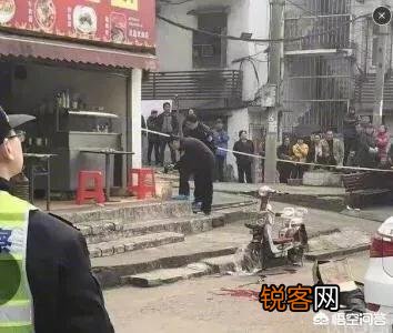 武汉面馆砍头案一审杀人者宣判死缓,仅赔偿受害者家属2.5万元,你怎么看？