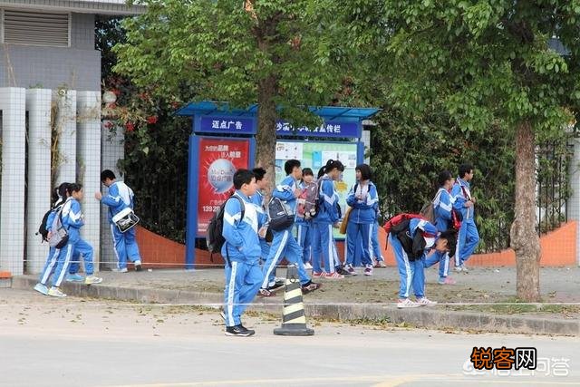 宿州一初三学生持刀杀人,留守儿童法制教育不容忽视,你怎么看？