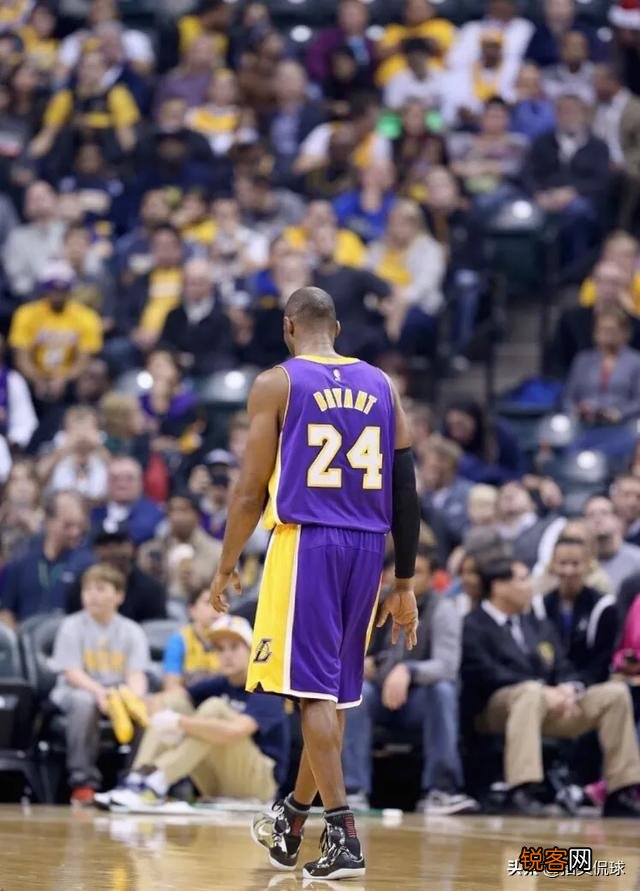 科比当年肘击球迷致其死亡,打七年官司赔偿巨款,这是怎么回事？