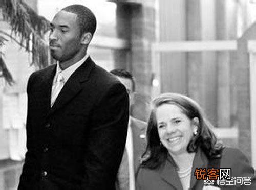 科比当年肘击球迷致其死亡,打七年官司赔偿巨款,这是怎么回事？