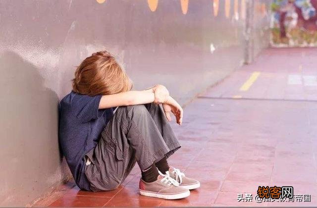 突发！青岛45岁女律师疑似被15岁女儿勒死,怎么回事？