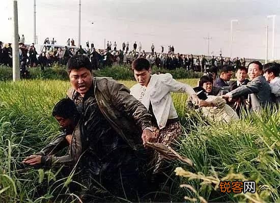 《杀人回忆》中后期抓住的朴海日到底是凶手吗？