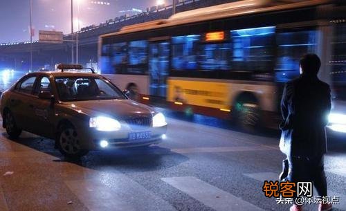 遇到类似陕西宝鸡市凤翔县705杀人事件,司机用什么办法才有可能逃生？